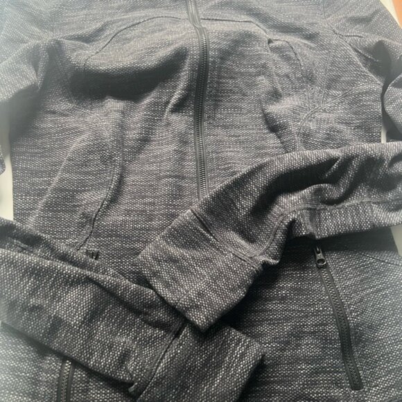 Lululemon Forme Jacket (Cuffins) Deep Coal size 6 - Picture 3 of 4